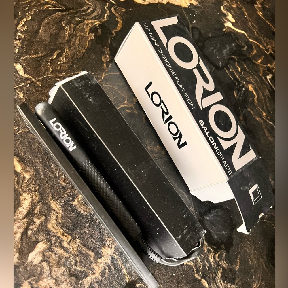 1/2” Mini Chrome Flat Iron - NEW